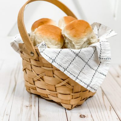 Homemade Dinner Rolls that are Perfectly Soft & Fluffy!